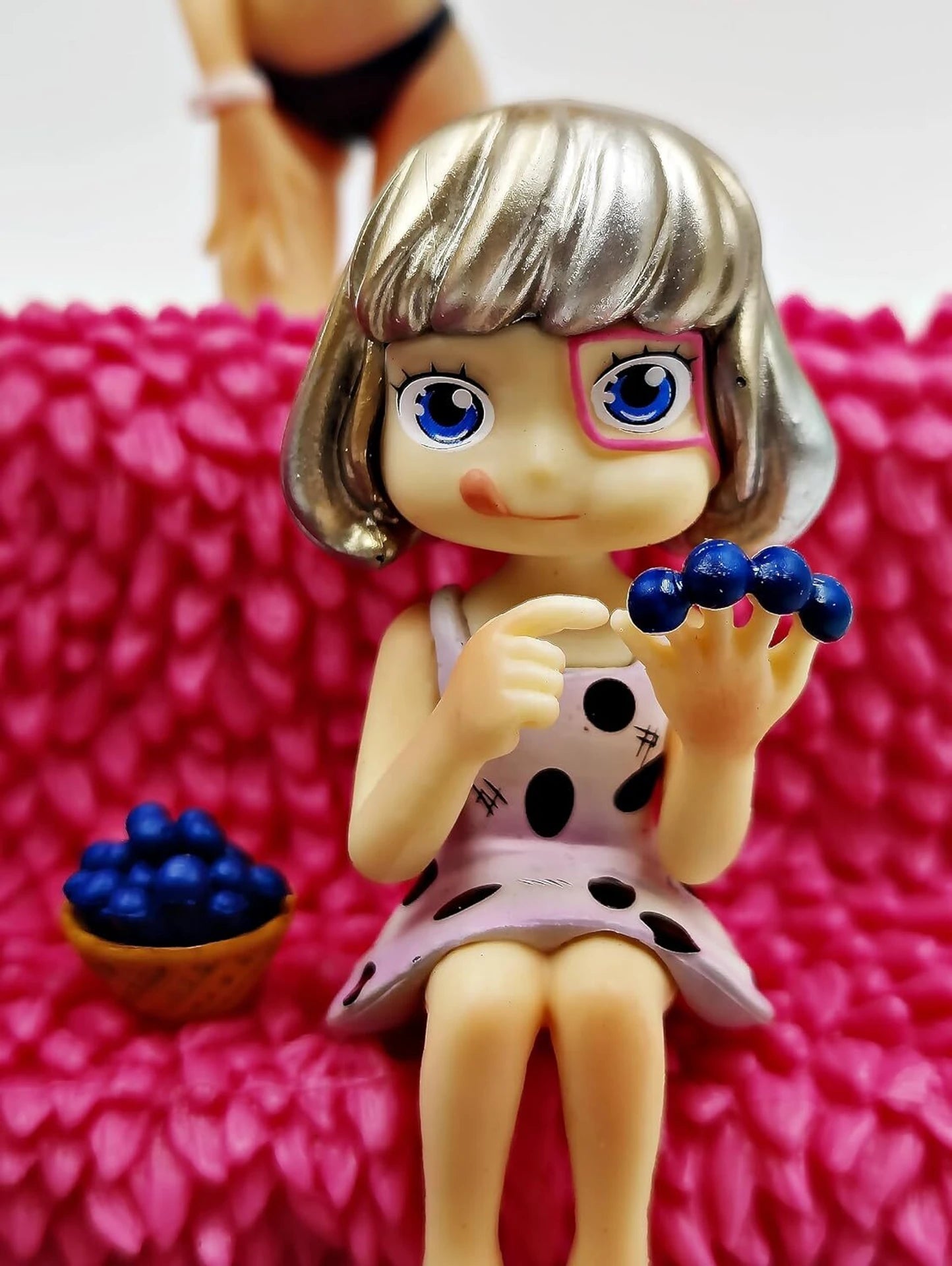 World Gift Mart Anime Style Decorative Action Figure Showpiece with Sofa Scene | 15Cm (Multicolor)
